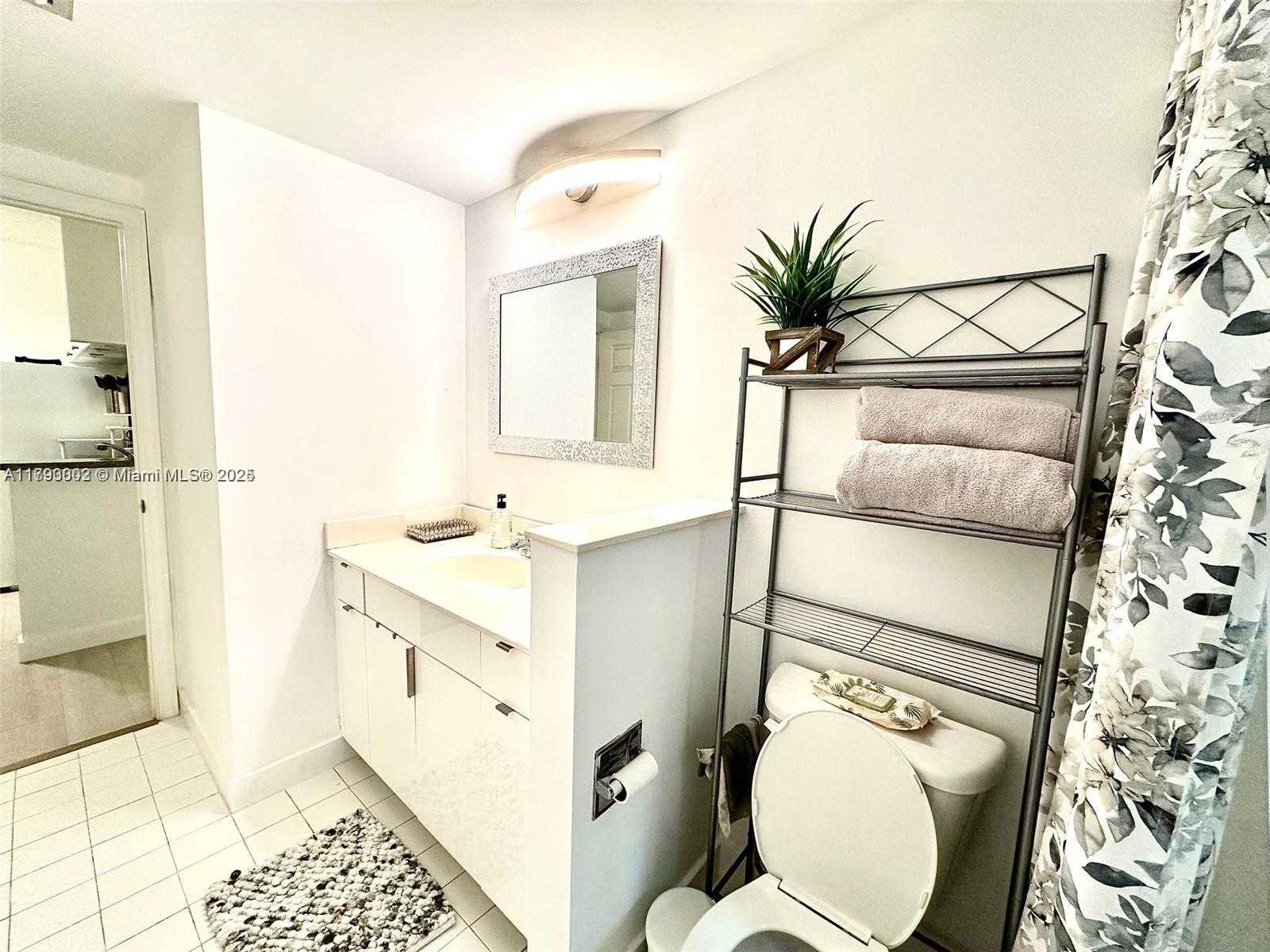 Small Image of 17100 NORTH BAY RD #1209, Sunny Isles Beach Number 19