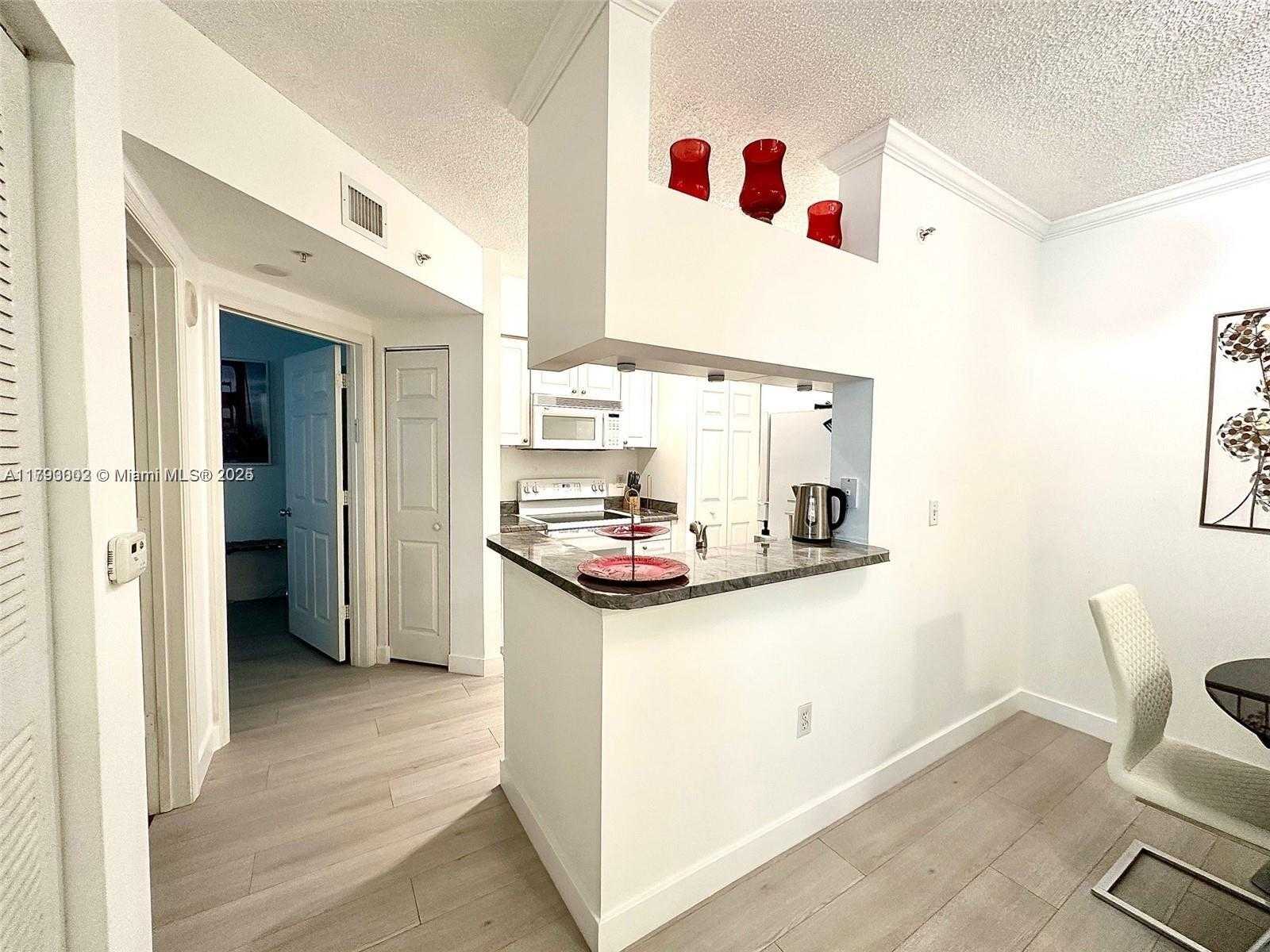 Small Image of 17100 NORTH BAY RD #1209, Sunny Isles Beach Number 7