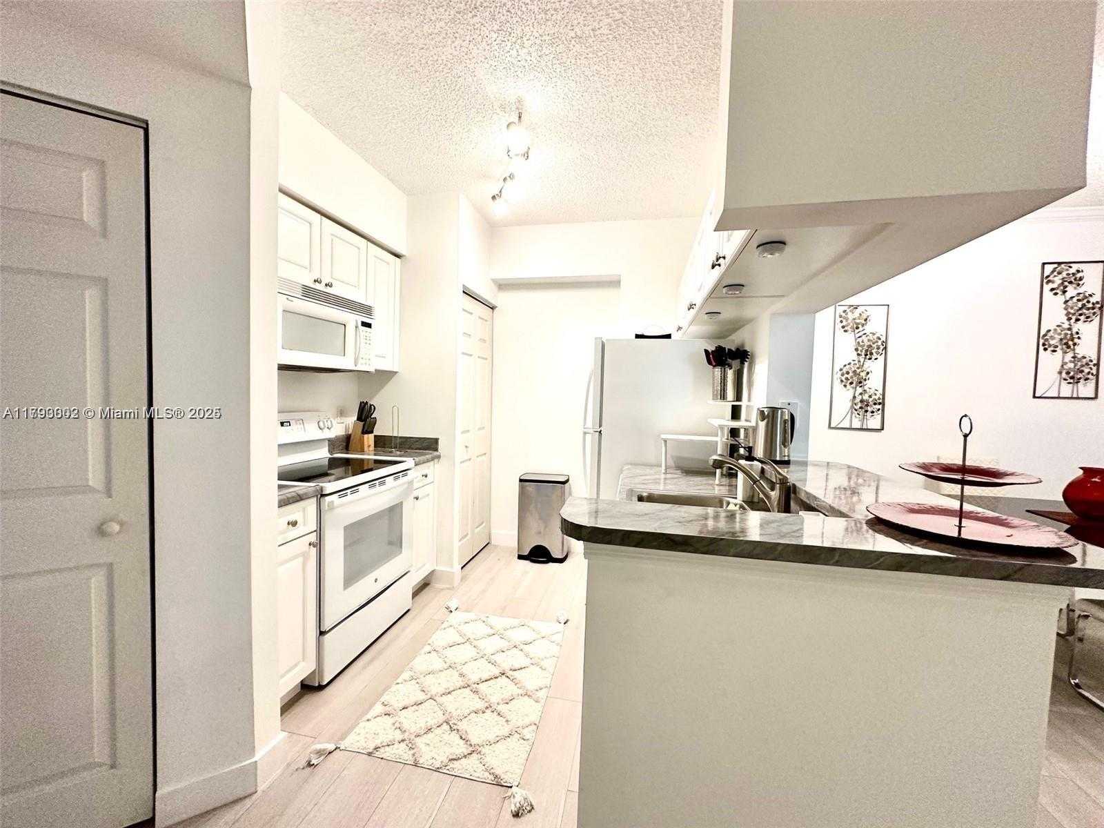 Small Image of 17100 NORTH BAY RD #1209, Sunny Isles Beach Number 8
