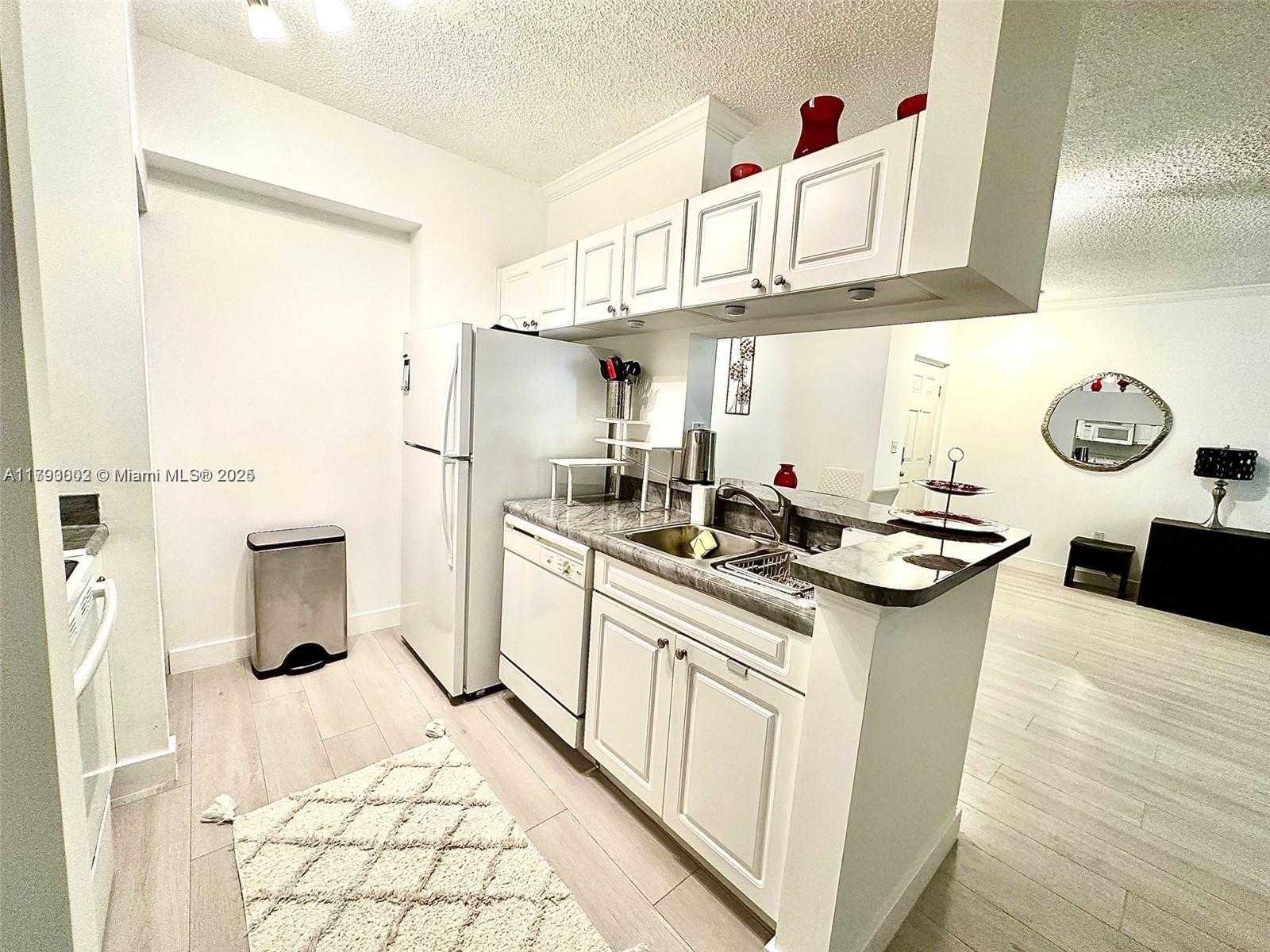 Small Image of 17100 NORTH BAY RD #1209, Sunny Isles Beach Number 9