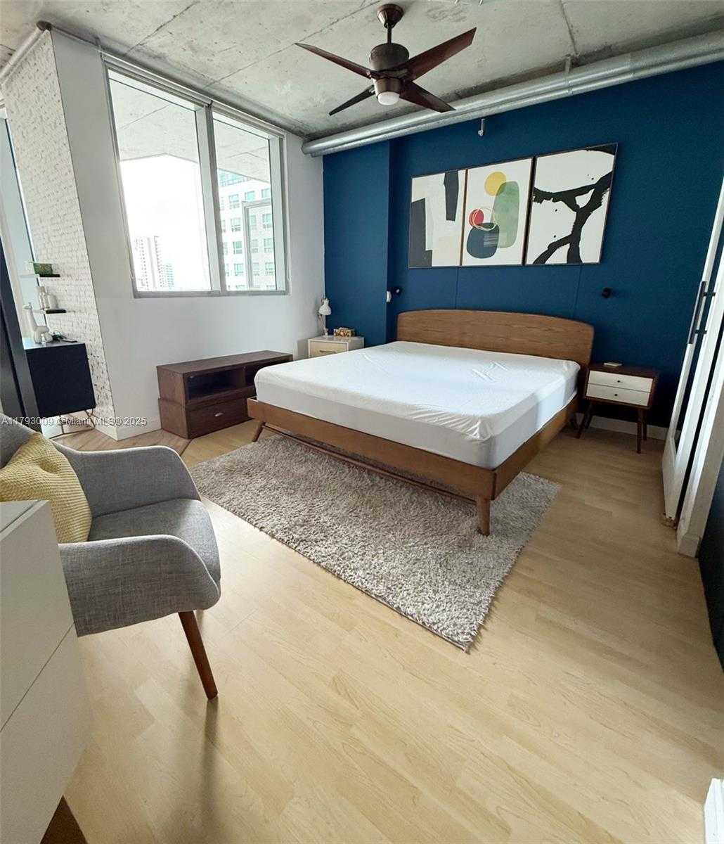 Small Image of 690 SOUTH WEST 1ST CT #2027, Miami Number 12