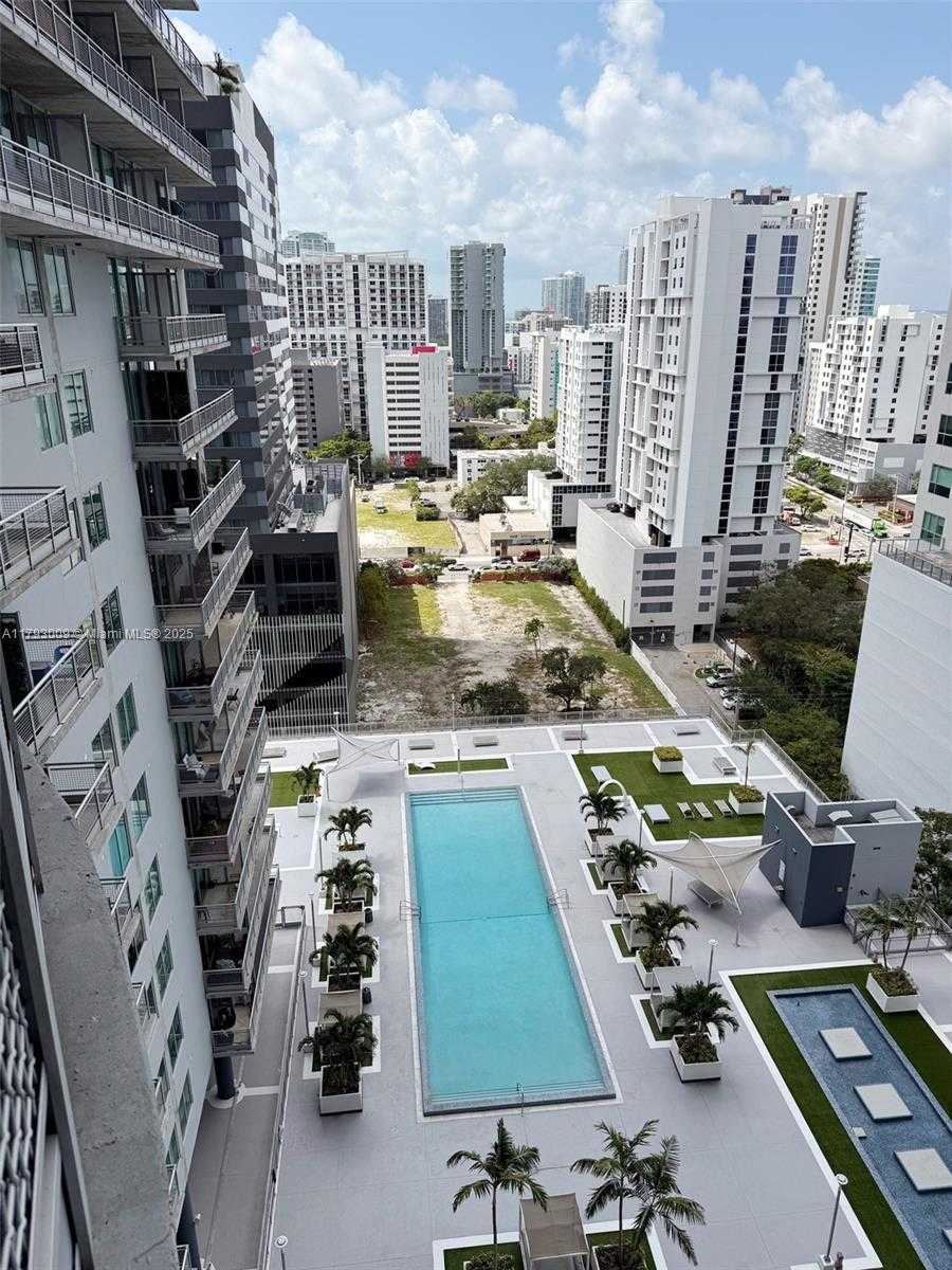 Small Image of 690 SOUTH WEST 1ST CT #2027, Miami Number 14