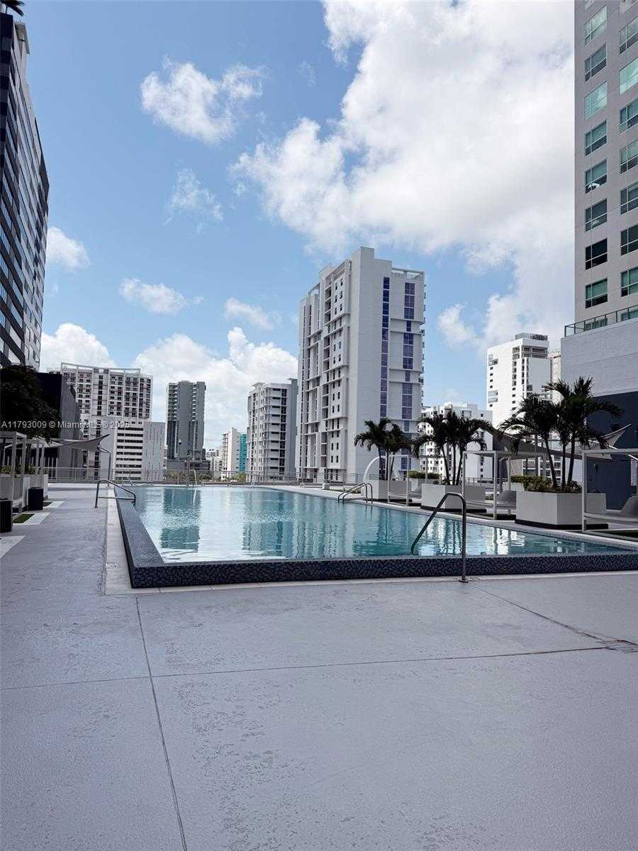 Small Image of 690 SOUTH WEST 1ST CT #2027, Miami Number 15