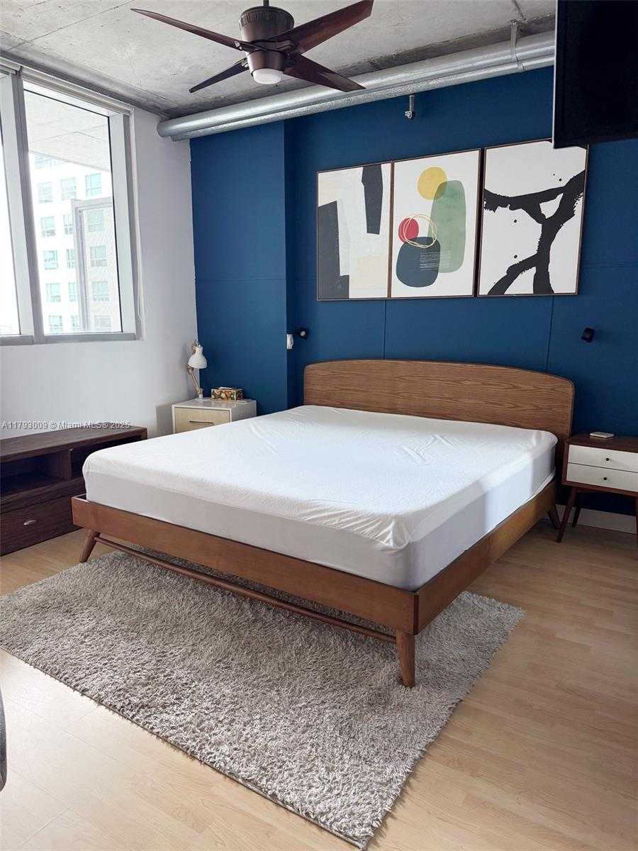 Small Image of 690 SOUTH WEST 1ST CT #2027, Miami Number 3