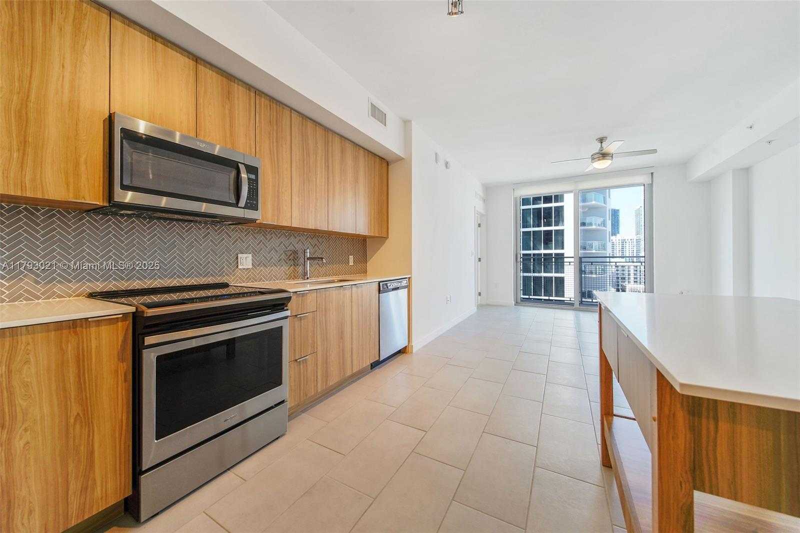 Small Image of 2150 NORTH BAYSHORE DR #0607, Miami Number 5