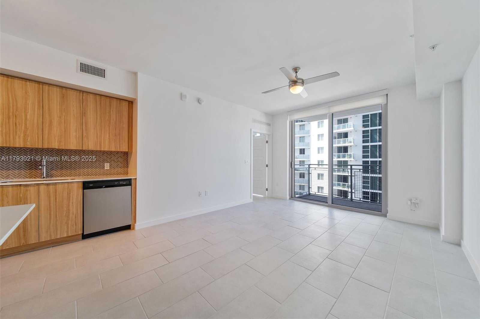 Small Image of 2150 NORTH BAYSHORE DR #0607, Miami Number 6