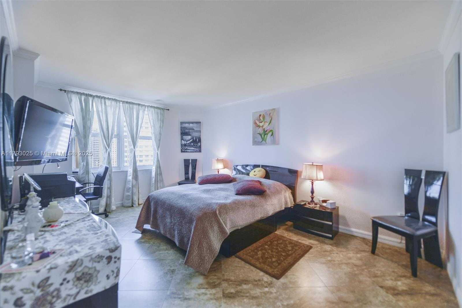 Small Image of 1980 SOUTH OCEAN DR #10P, Hallandale Beach Number 13