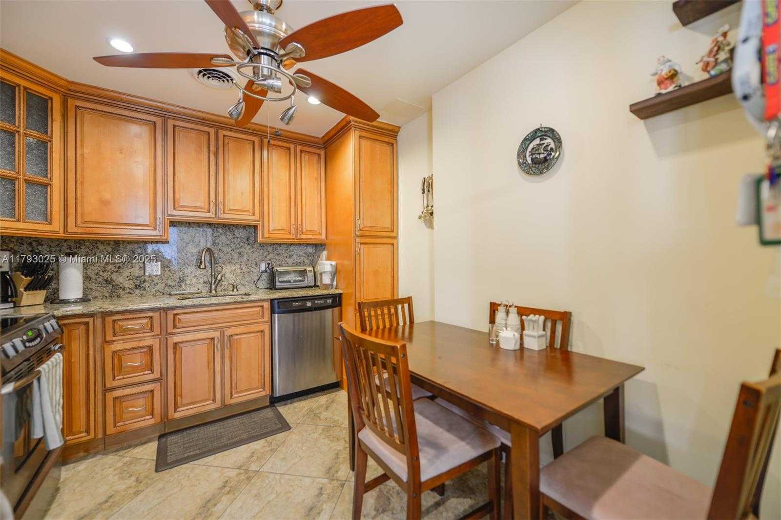 Small Image of 1980 SOUTH OCEAN DR #10P, Hallandale Beach Number 9
