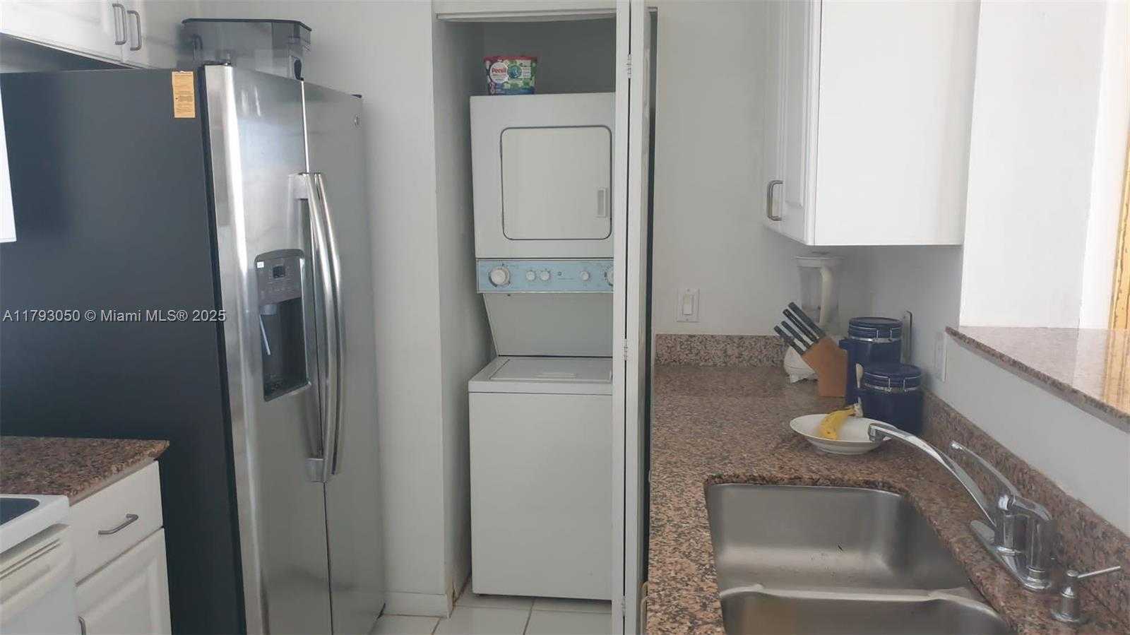 Small Image of 1155 BRICKELL BAY DR #3007, Miami Number 19