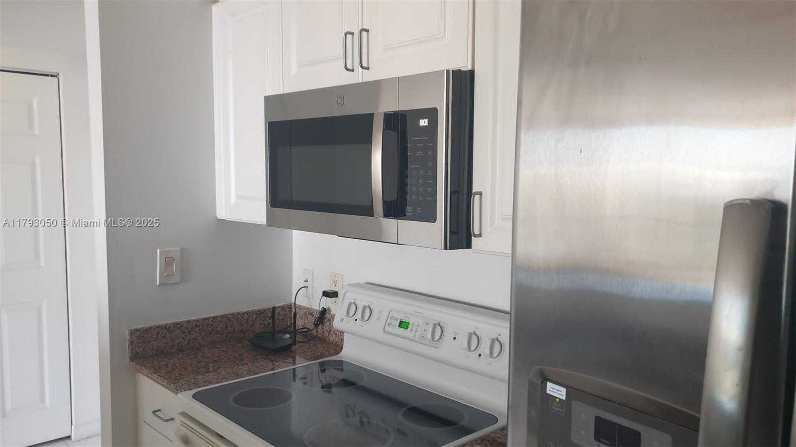 Small Image of 1155 BRICKELL BAY DR #3007, Miami Number 20