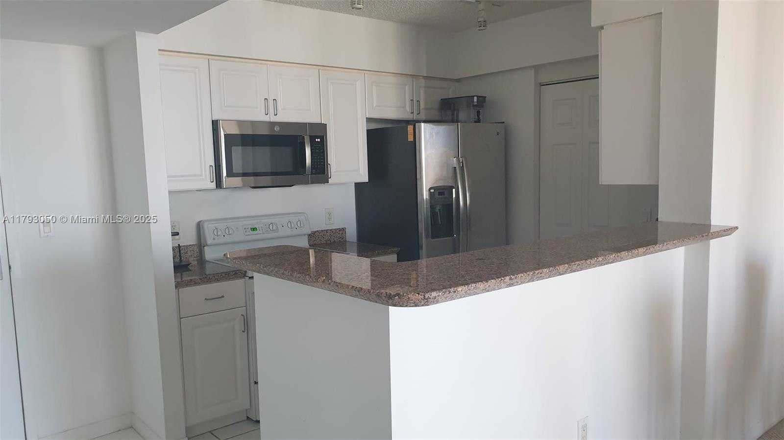 Small Image of 1155 BRICKELL BAY DR #3007, Miami Number 23