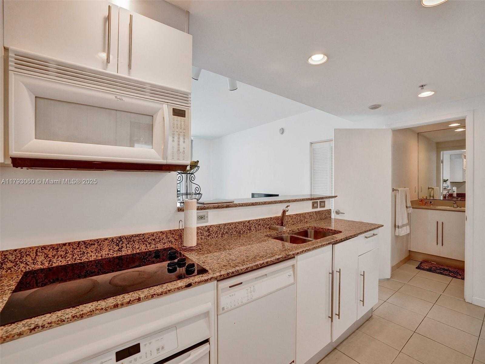 Small Image of 325 SOUTH BISCAYNE BLVD #1520, Miami Number 8