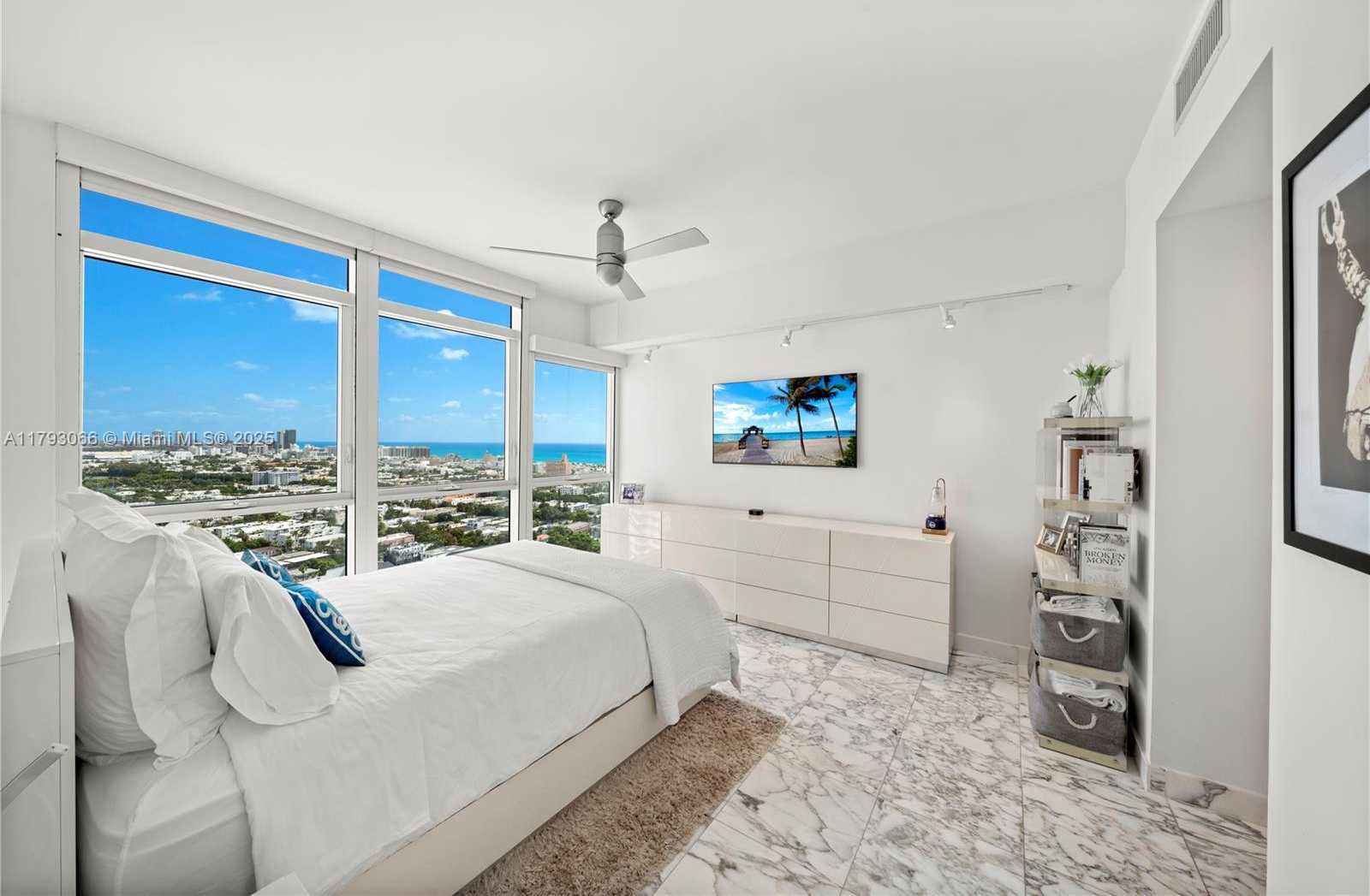 Small Image of 450 ALTON RD #2708, Miami Beach Number 14