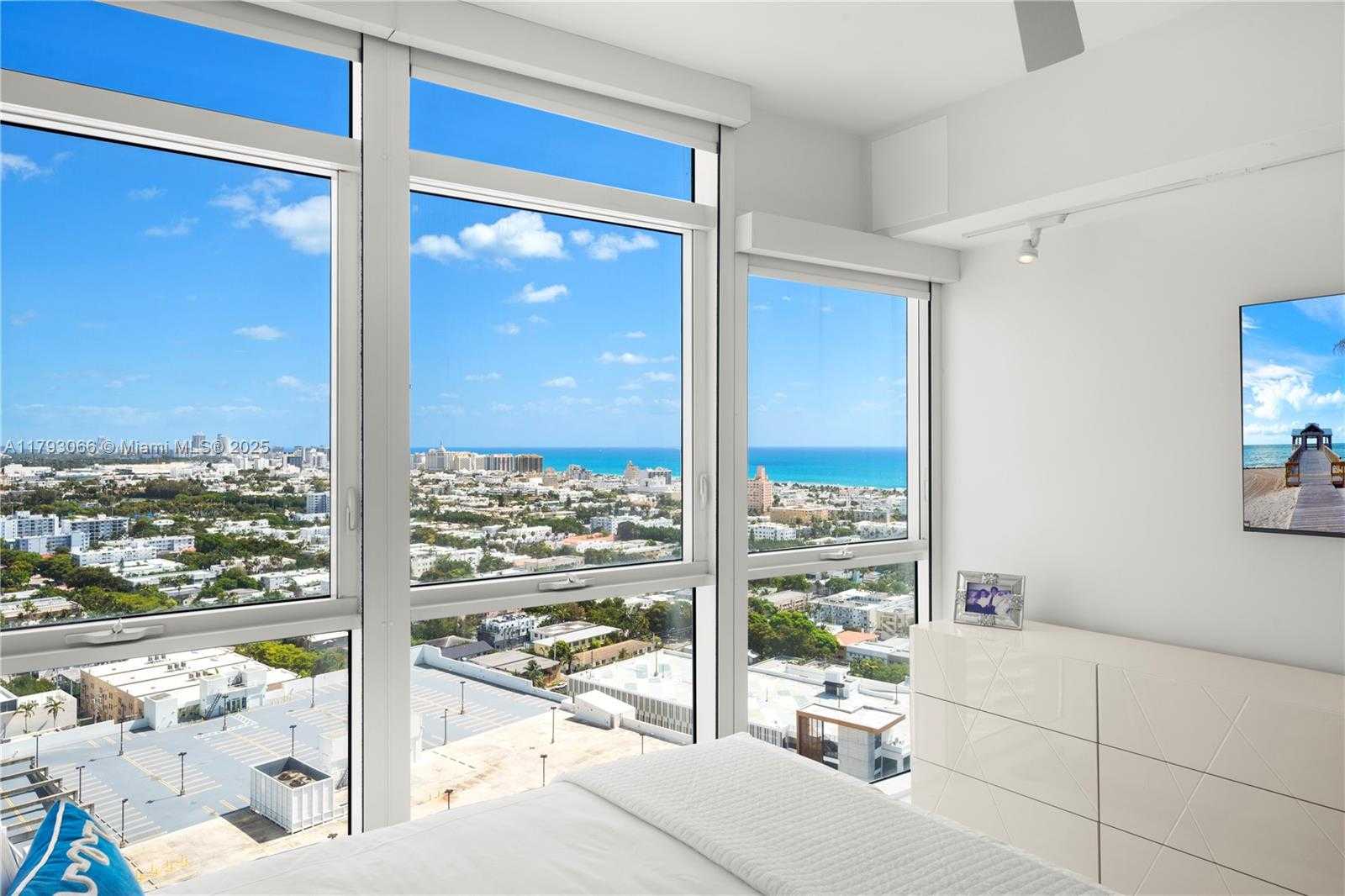 Small Image of 450 ALTON RD #2708, Miami Beach Number 16