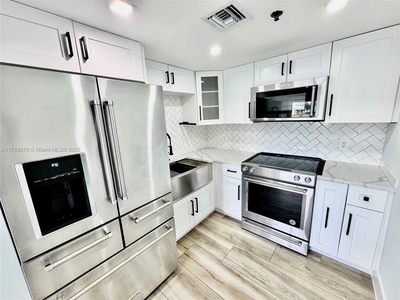 Small Image of 2415 NORTH WEST 16 ST RD #101, Miami Number 14