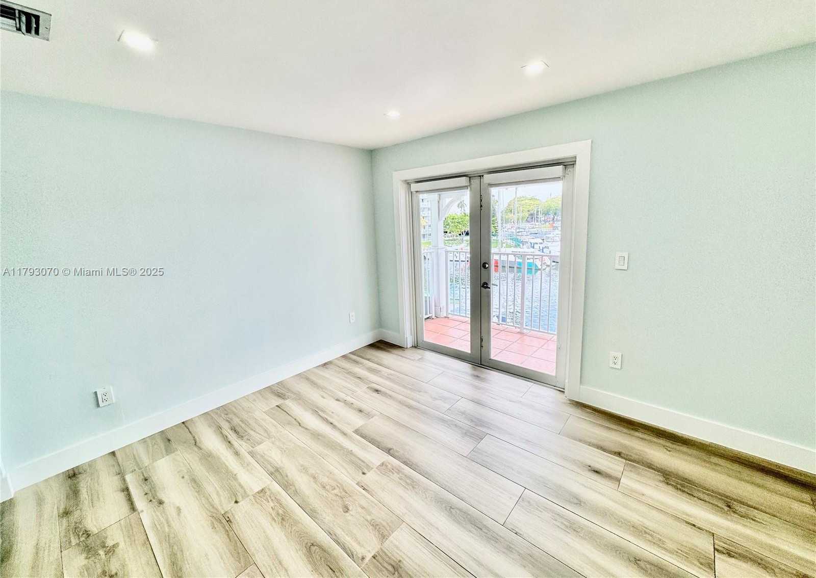 Small Image of 2415 NORTH WEST 16 ST RD #101, Miami Number 22