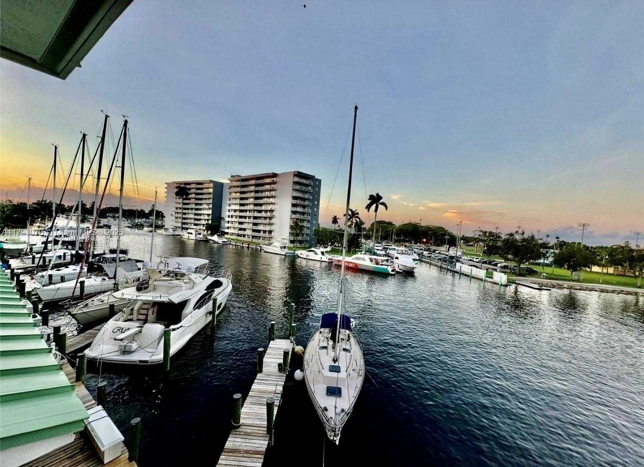 Small Image of 2415 NORTH WEST 16 ST RD #101, Miami Number 7