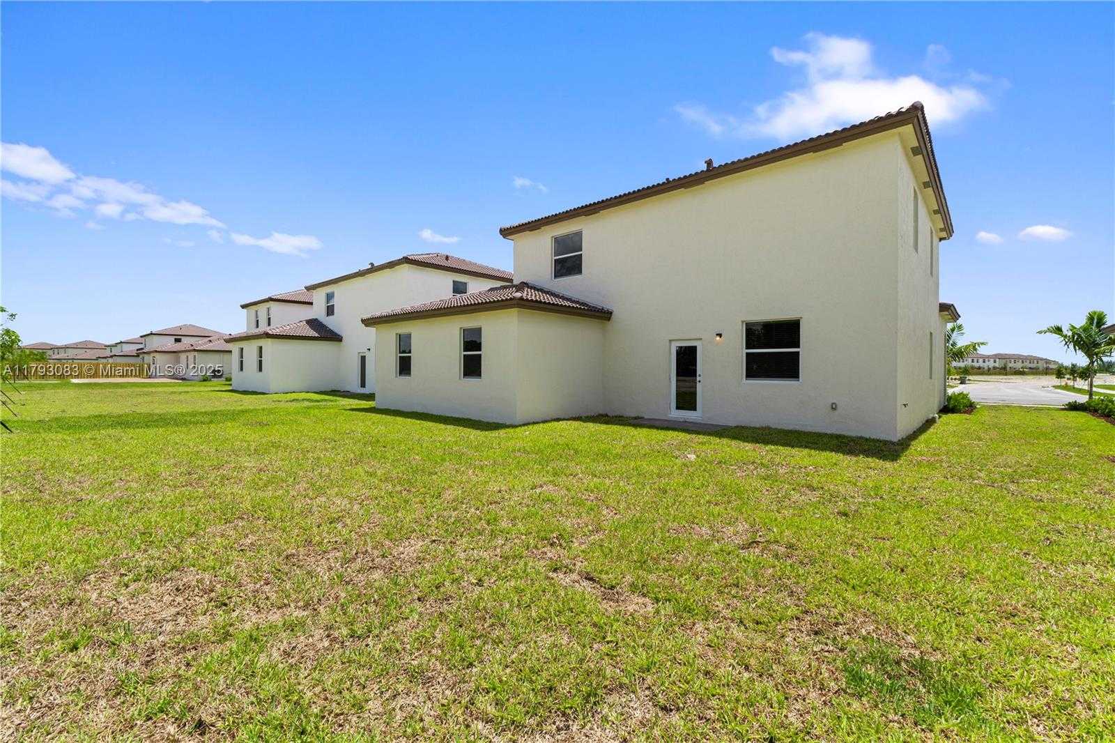 Small Image of 2912 SE 23RD AVE #2919, Homestead Number 13