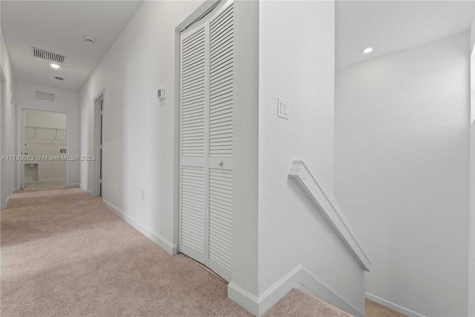 Small Image of 2912 SE 23RD AVE #2919, Homestead Number 14