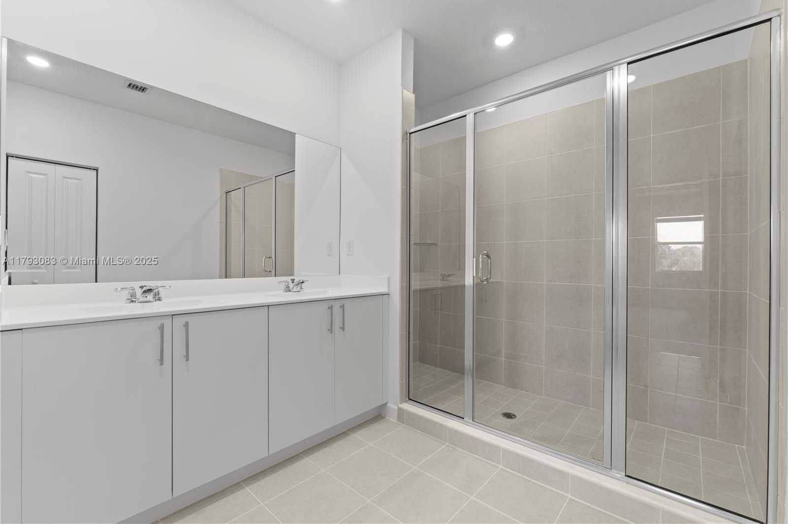 Small Image of 2912 SE 23RD AVE #2919, Homestead Number 18