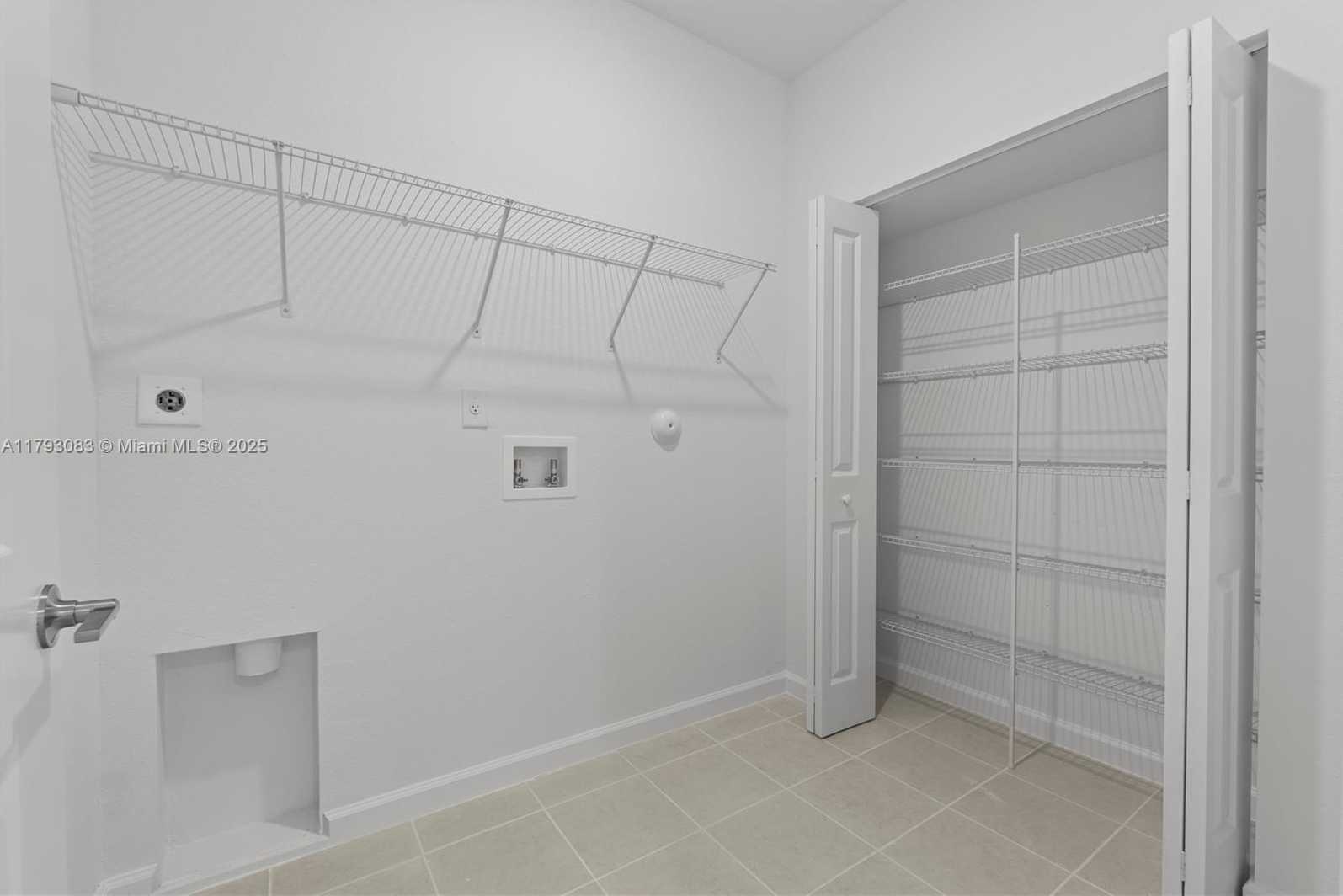 Small Image of 2912 SE 23RD AVE #2919, Homestead Number 22