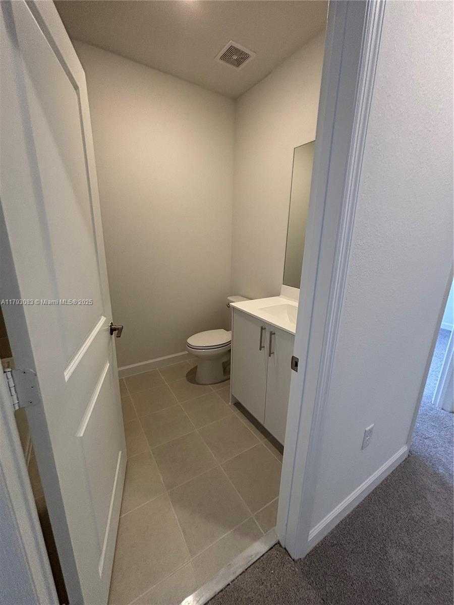 Small Image of 2912 SE 23RD AVE #2919, Homestead Number 23