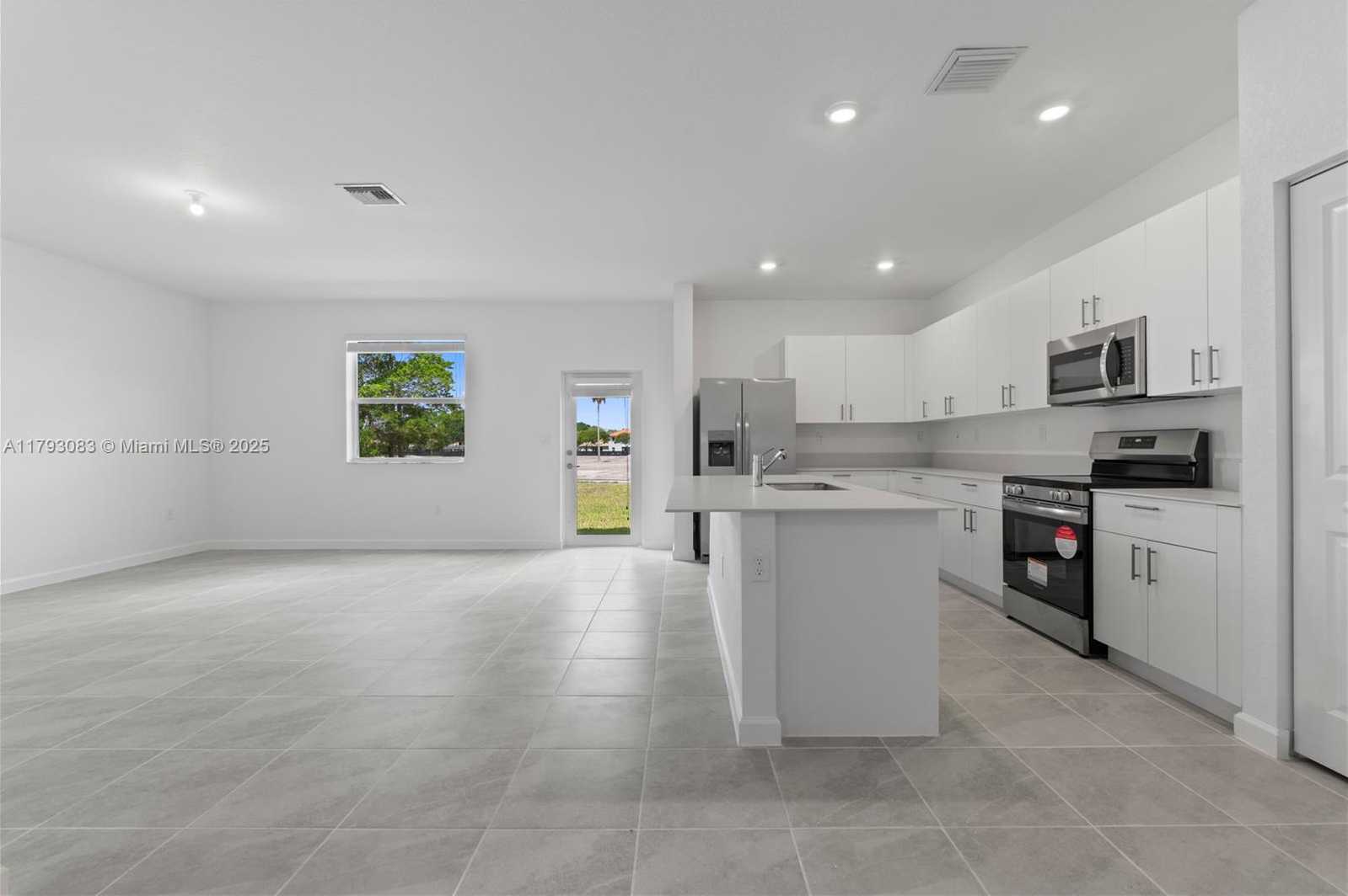 Small Image of 2912 SE 23RD AVE #2919, Homestead Number 5