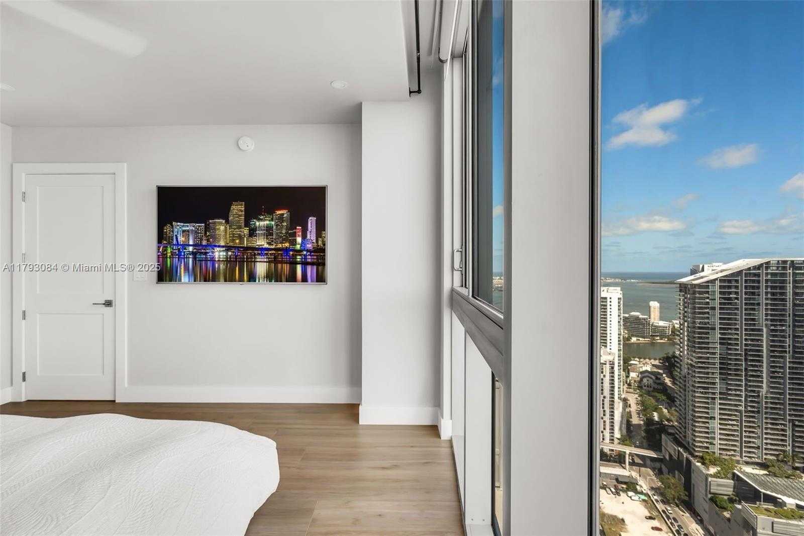 Small Image of 92 SOUTH WEST 3RD ST #5204, Miami Number 17