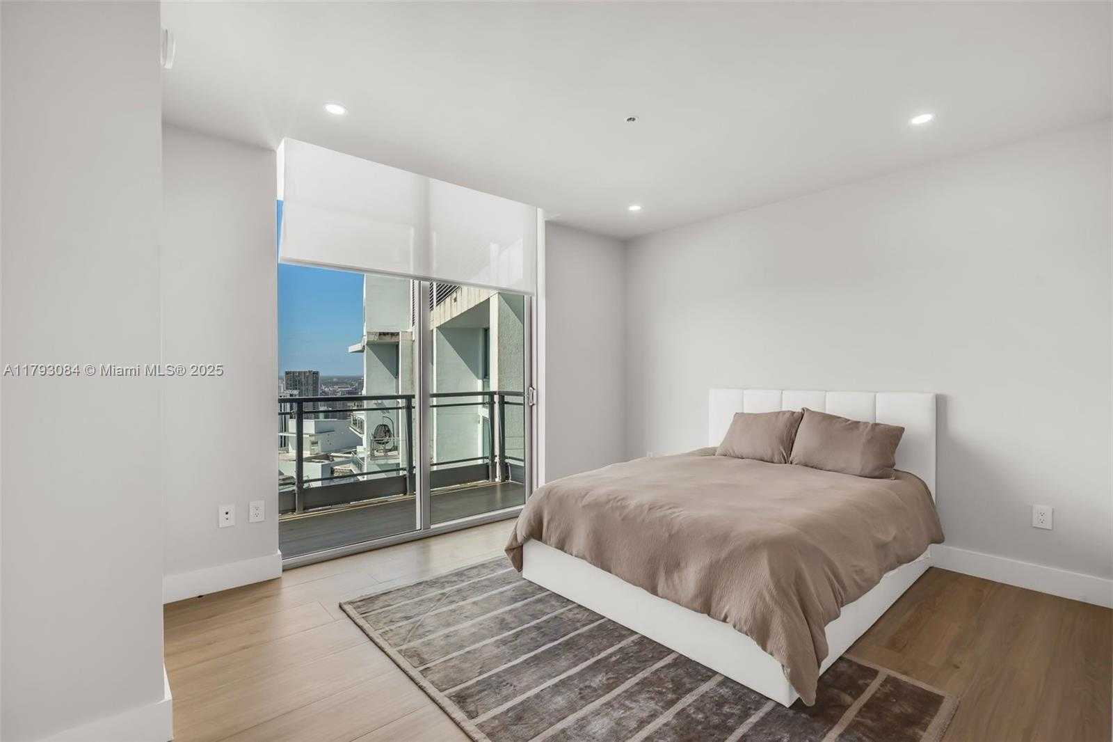 Small Image of 92 SOUTH WEST 3RD ST #5204, Miami Number 19