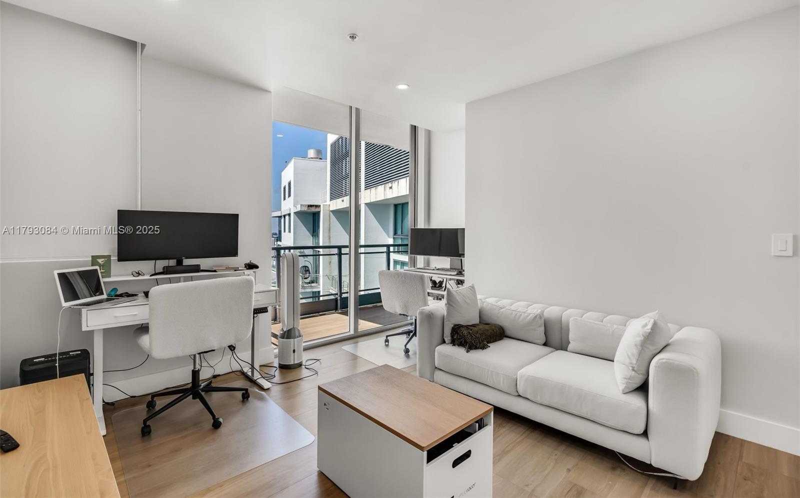 Small Image of 92 SOUTH WEST 3RD ST #5204, Miami Number 22