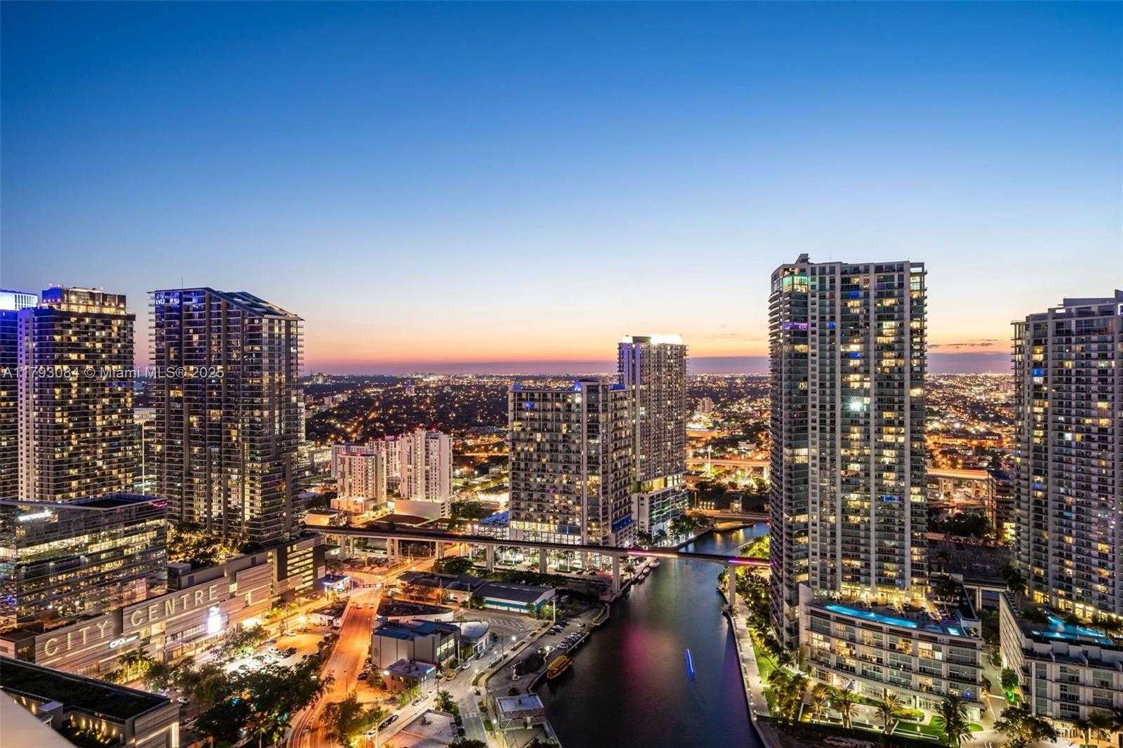 Small Image of 92 SOUTH WEST 3RD ST #5204, Miami Number 31