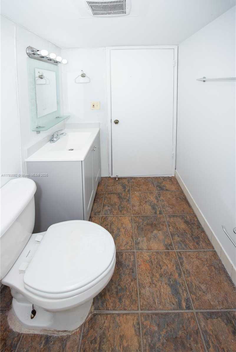 Small Image of 1720 NORTH WEST N RIVER DR #607, Miami Number 29