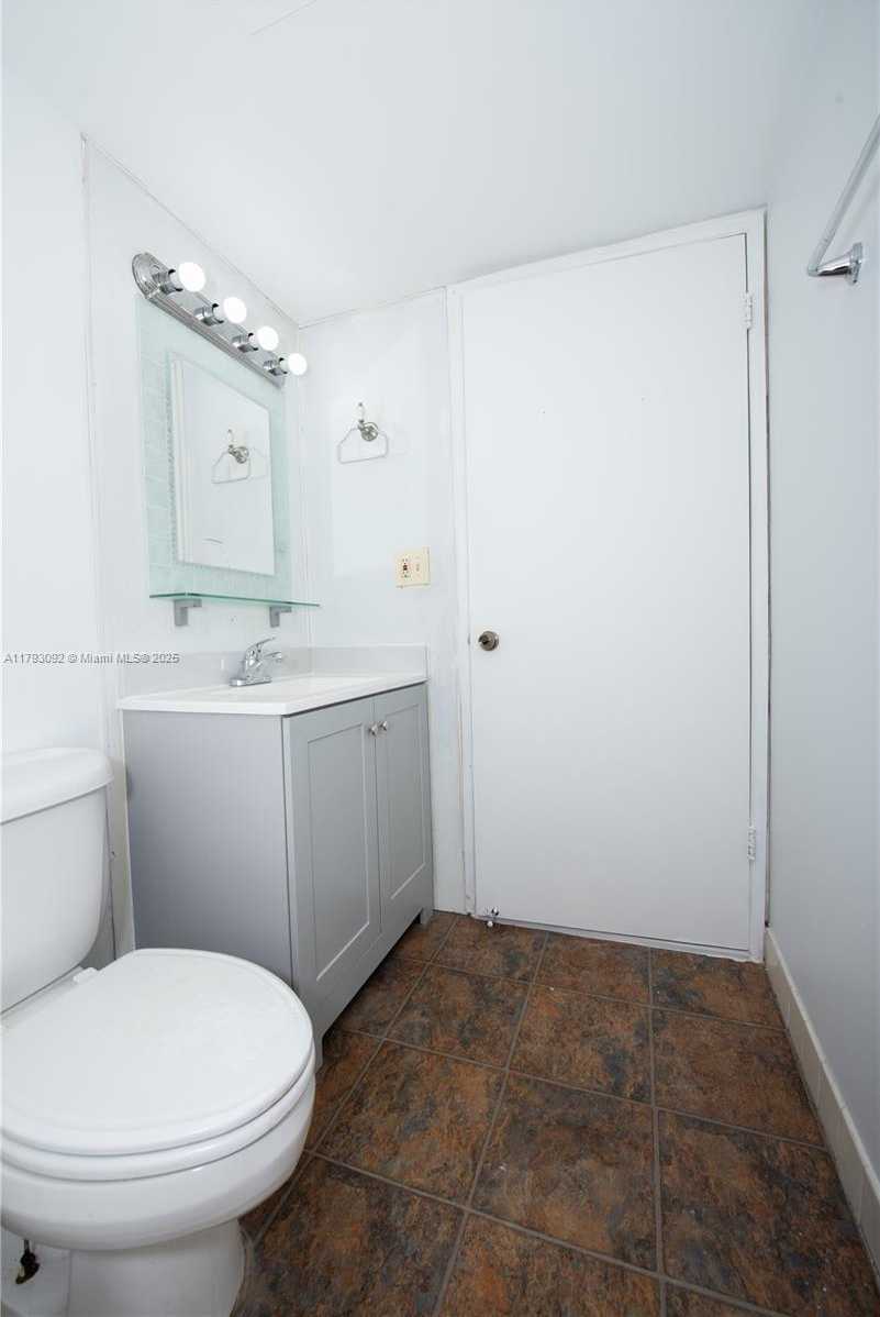 Small Image of 1720 NORTH WEST N RIVER DR #607, Miami Number 30