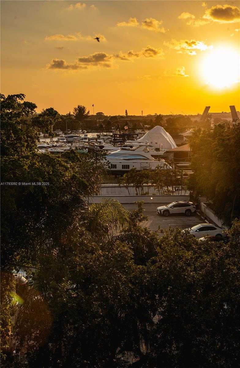 Small Image of 1720 NORTH WEST N RIVER DR #607, Miami Number 4
