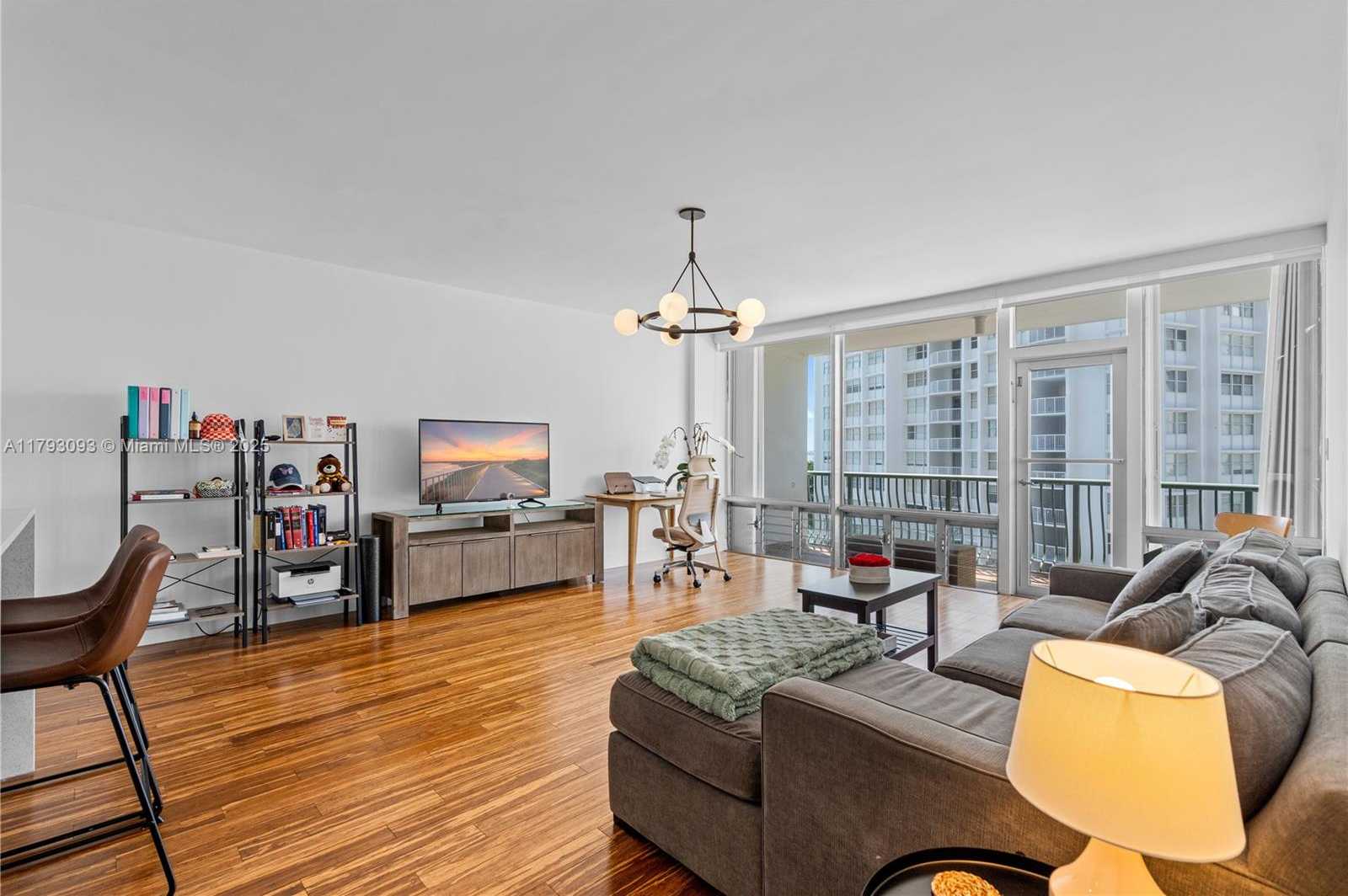 Small Image of 1408 BRICKELL BAY DR #704, Miami Number 10