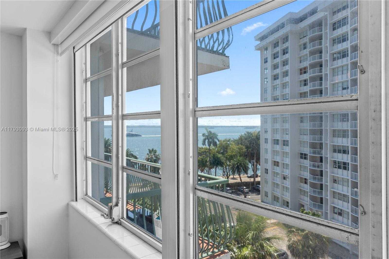 Small Image of 1408 BRICKELL BAY DR #704, Miami Number 19