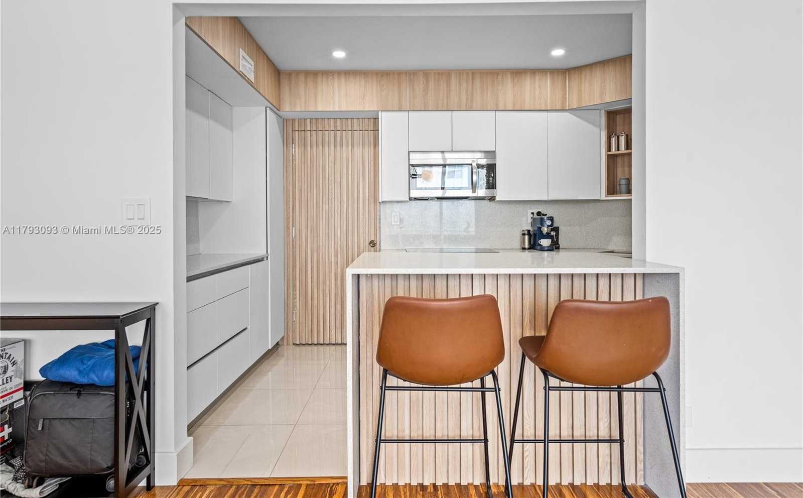 Small Image of 1408 BRICKELL BAY DR #704, Miami Number 5