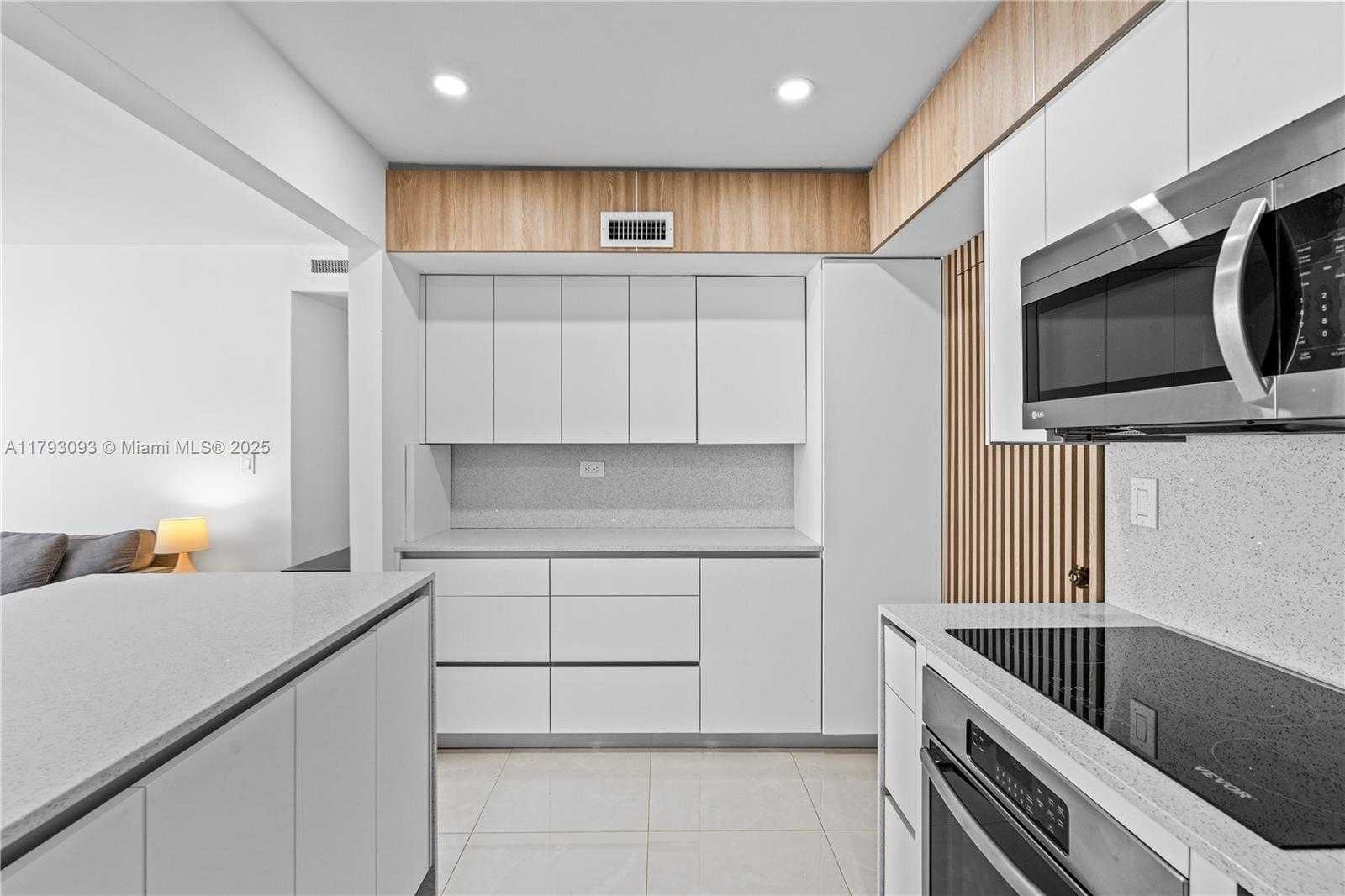 Small Image of 1408 BRICKELL BAY DR #704, Miami Number 6