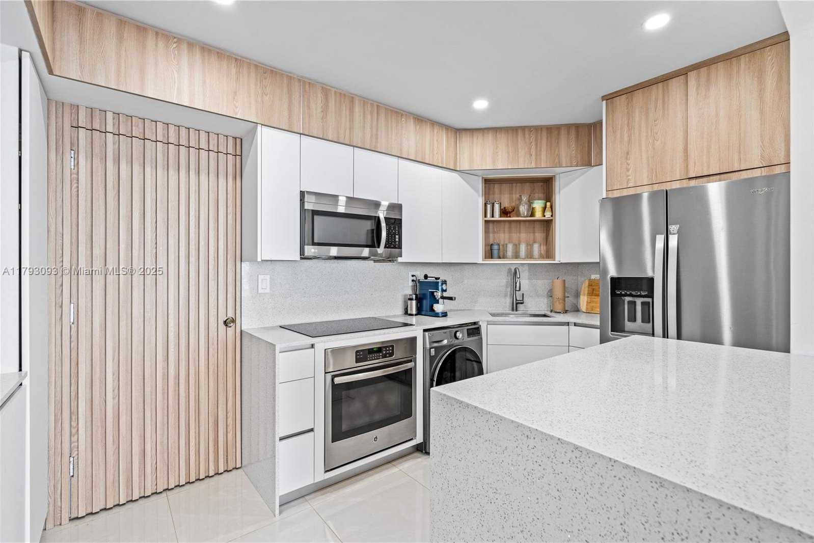 Small Image of 1408 BRICKELL BAY DR #704, Miami Number 7
