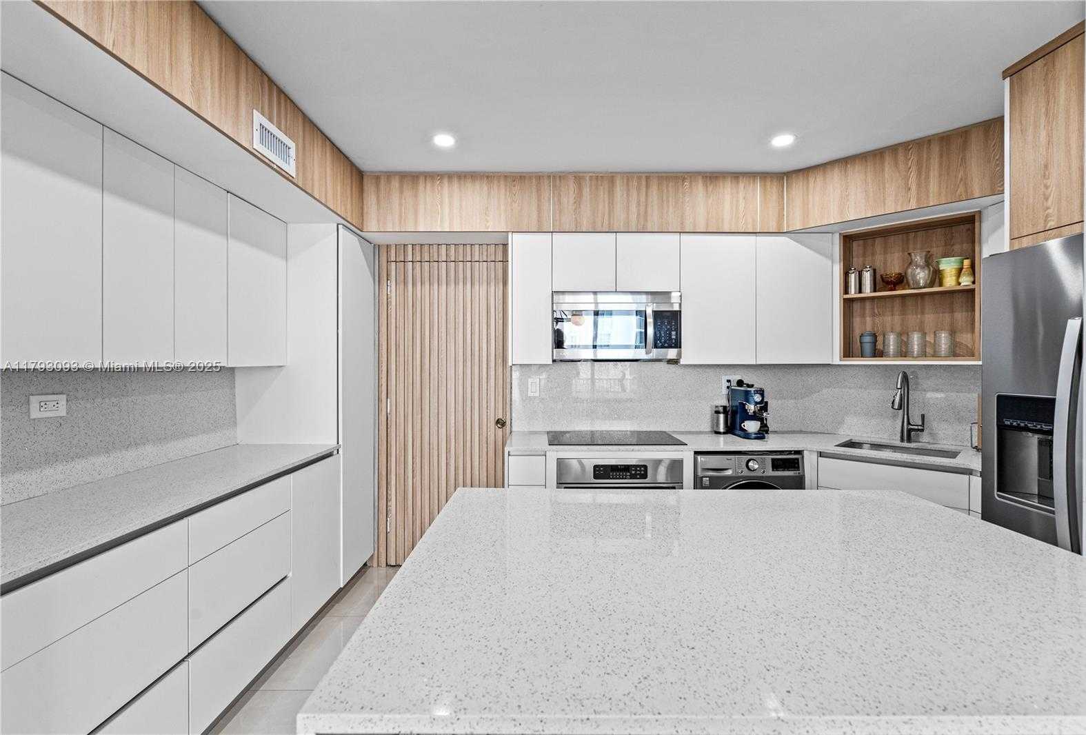 Small Image of 1408 BRICKELL BAY DR #704, Miami Number 8