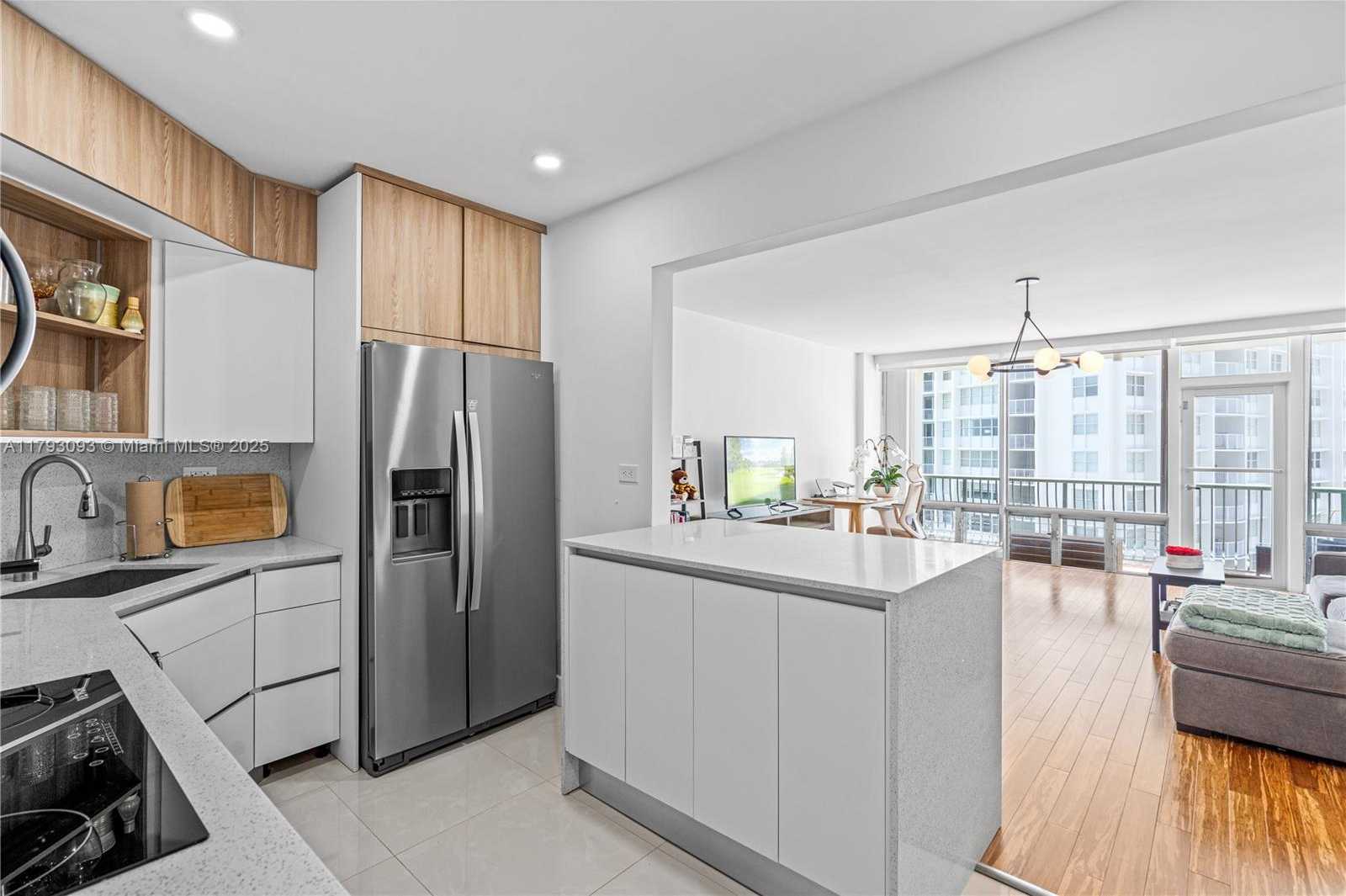 Small Image of 1408 BRICKELL BAY DR #704, Miami Number 9