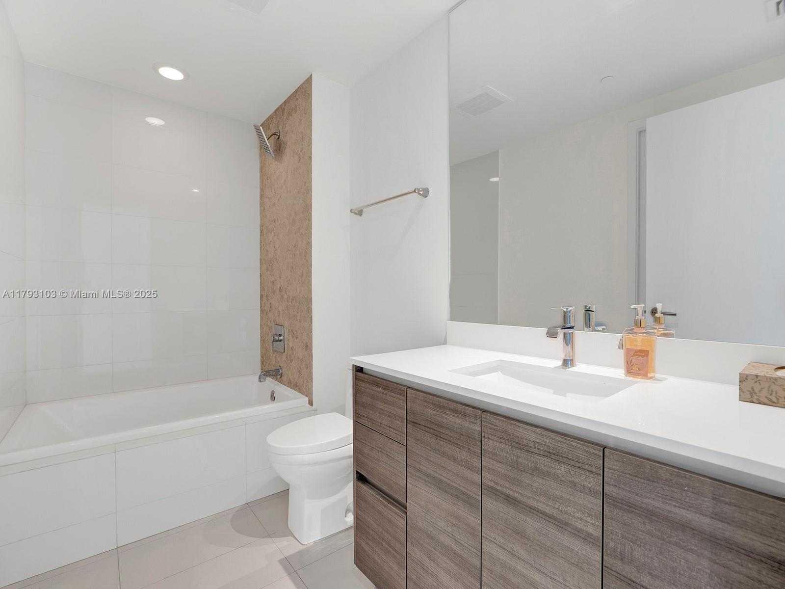 Small Image of 1100 SOUTH MIAMI AVE #3704, Miami Number 12