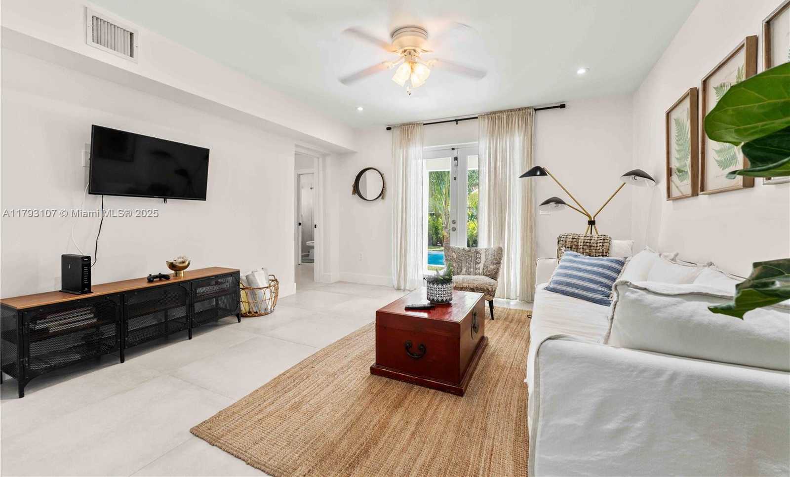 Small Image of 38 NORTH EAST 50TH ST, Miami Number 17