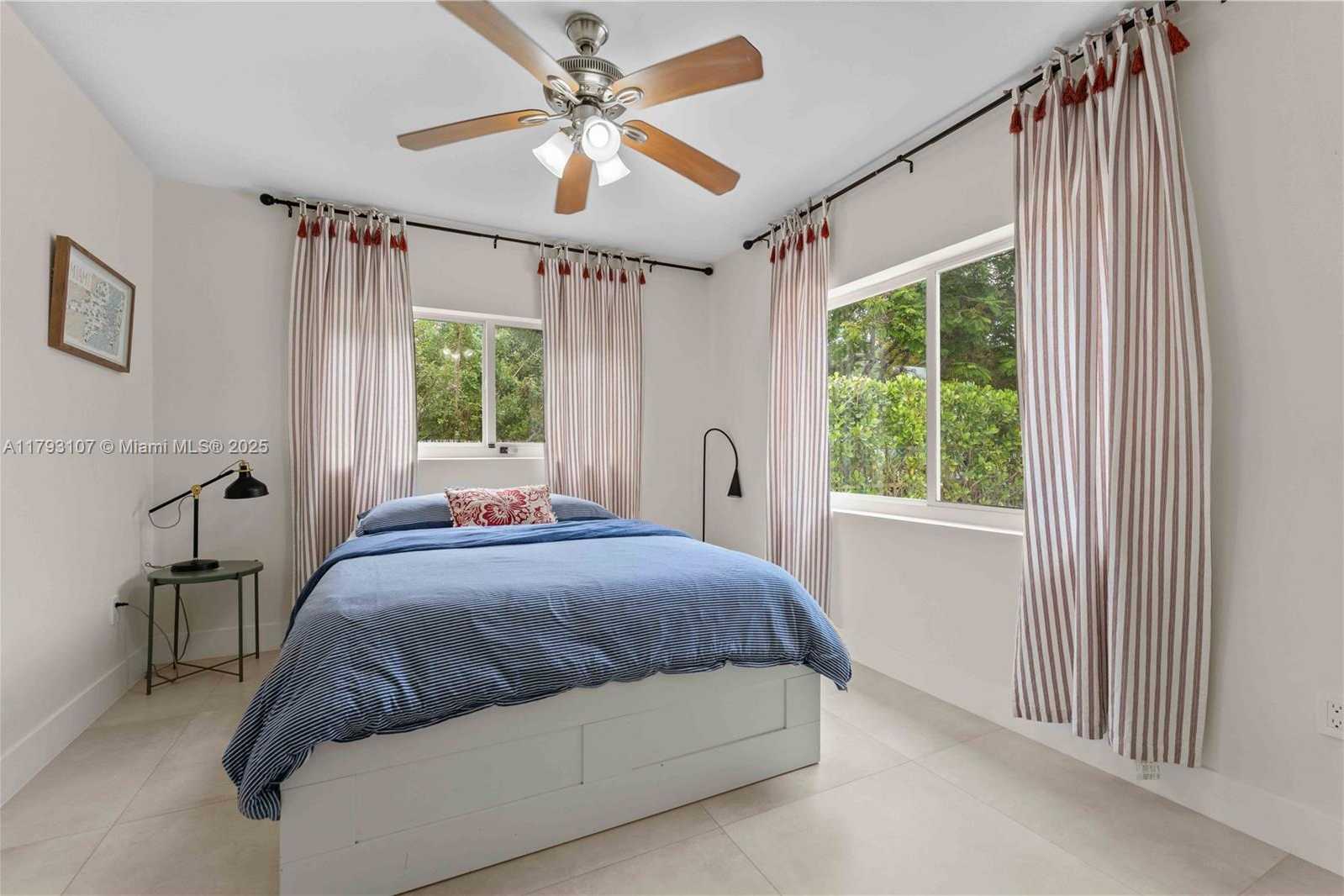 Small Image of 38 NORTH EAST 50TH ST, Miami Number 29
