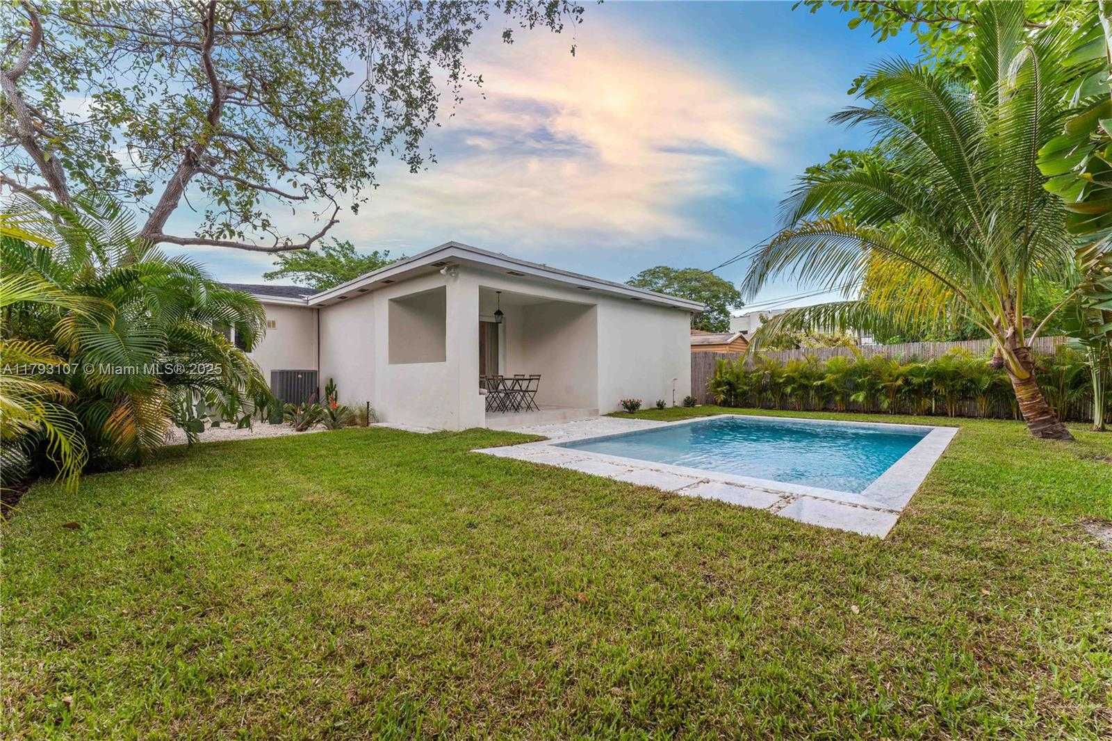 Small Image of 38 NORTH EAST 50TH ST, Miami Number 4