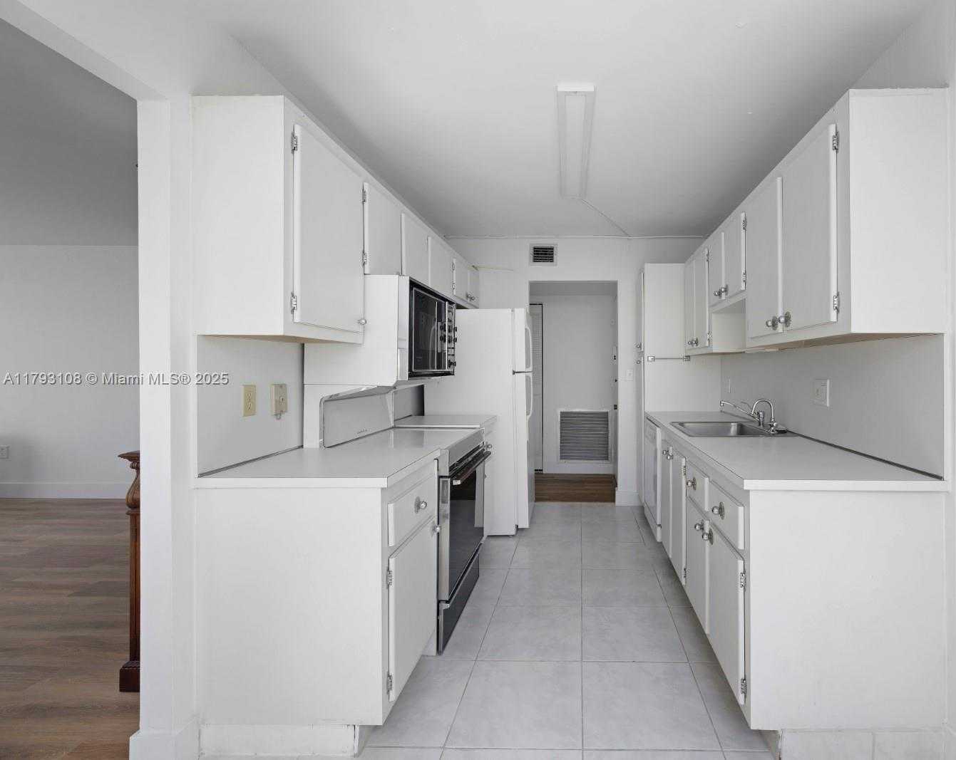Small Image of 1300 NORTH EAST MIAMI GARDENS DR #621E, Miami Number 15