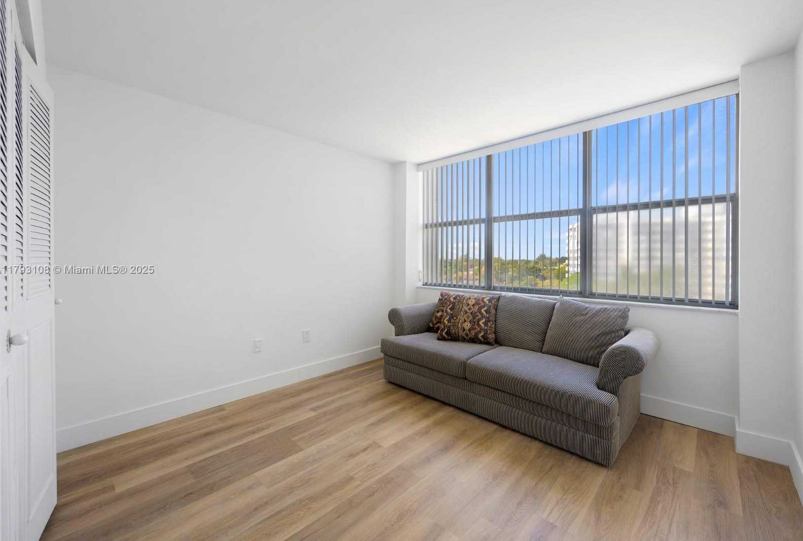 Small Image of 1300 NORTH EAST MIAMI GARDENS DR #621E, Miami Number 18