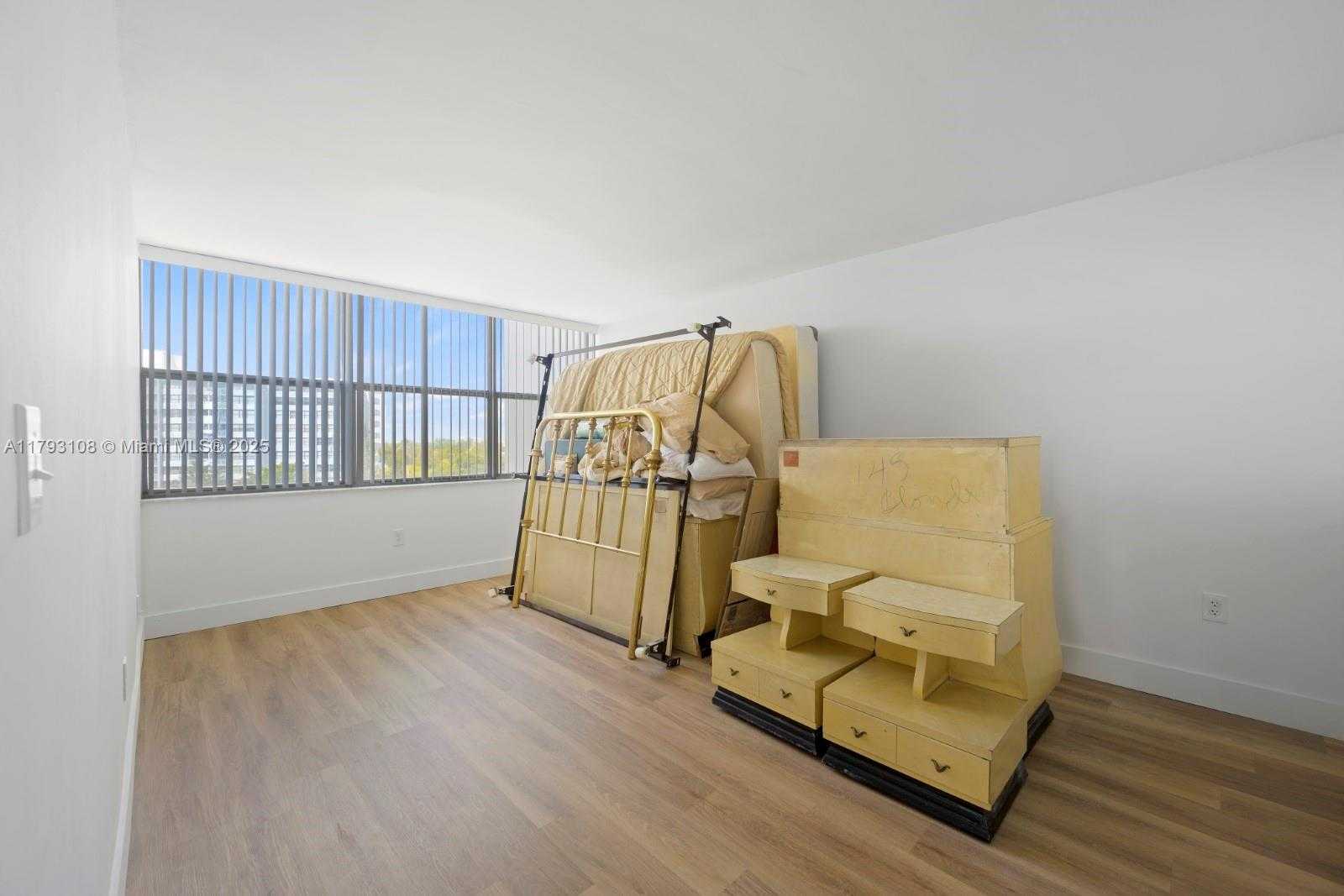 Small Image of 1300 NORTH EAST MIAMI GARDENS DR #621E, Miami Number 21