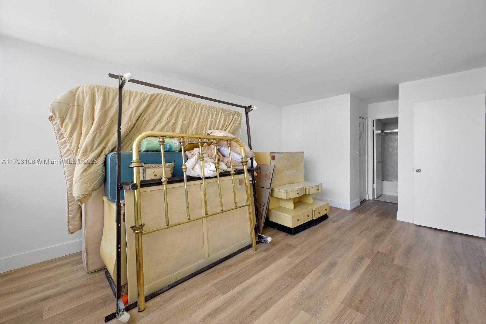 Small Image of 1300 NORTH EAST MIAMI GARDENS DR #621E, Miami Number 22