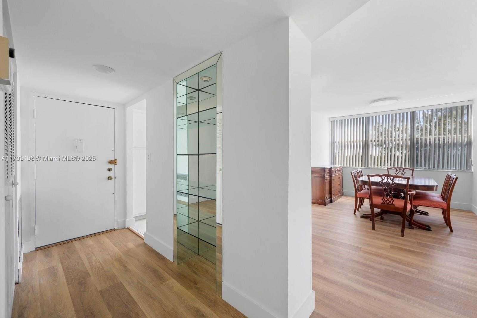 Small Image of 1300 NORTH EAST MIAMI GARDENS DR #621E, Miami Number 7
